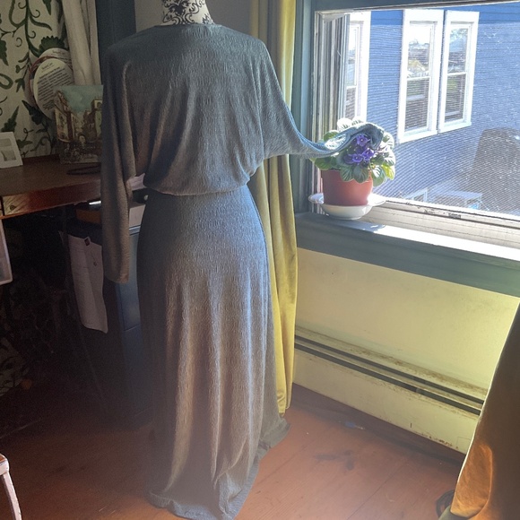 ALL IN FAVOR Thyme Cozy Ribbed Midi Dress size S - Picture 7 of 10